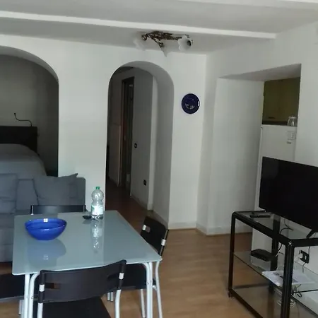 House Efria *